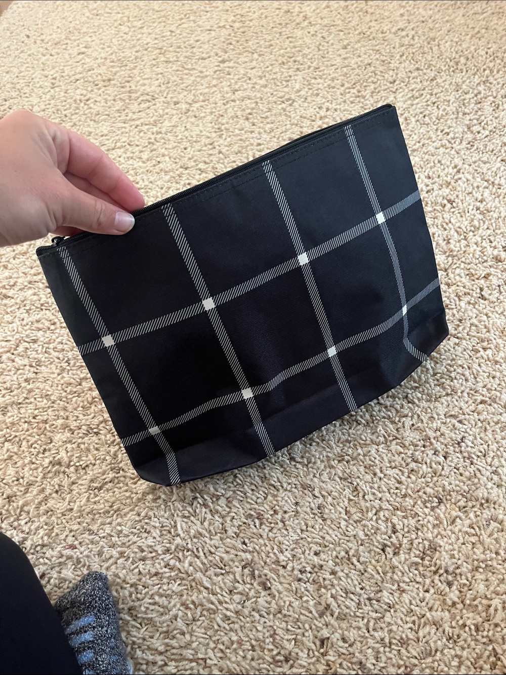 Thirty-One Zip Pouch - Picture 5 of 6